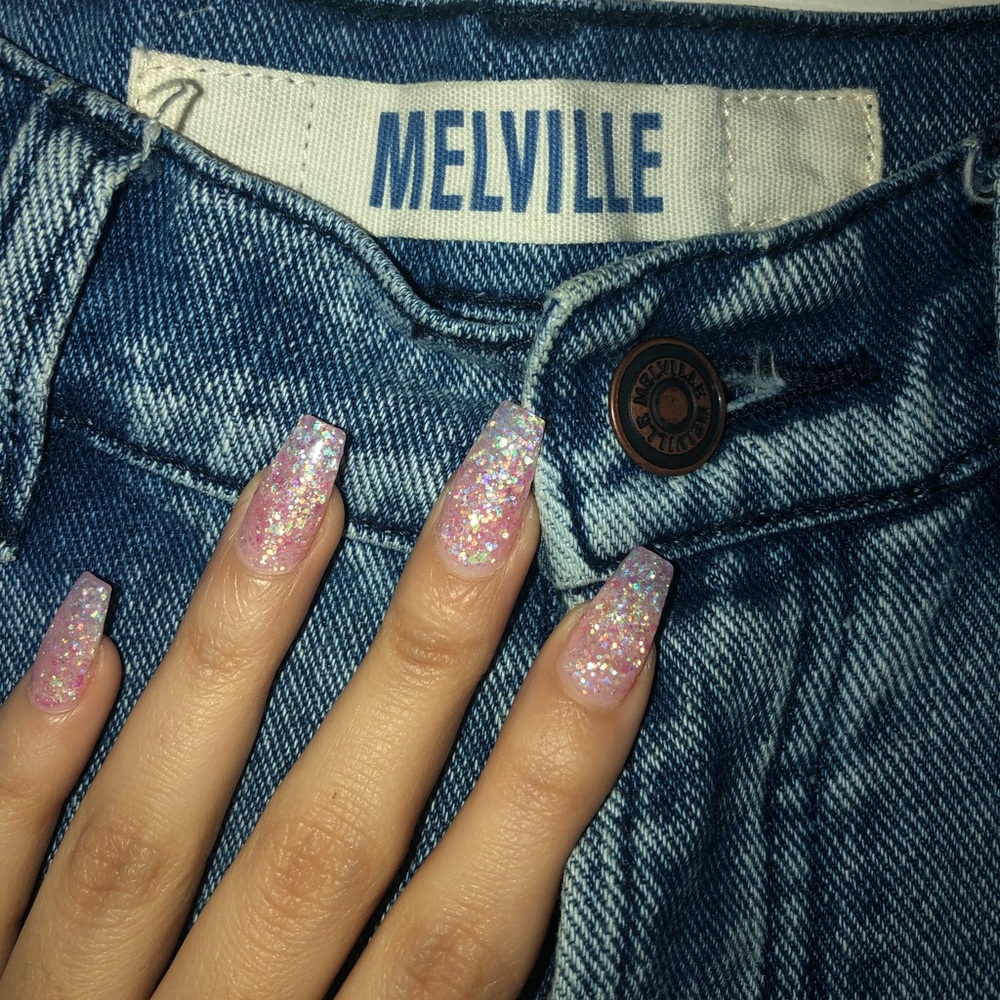 Brandy Melville  distressed boyfriend jeans